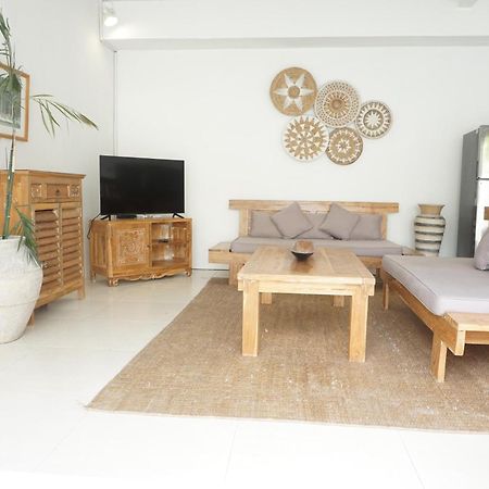 Villa Pagu Семиняк Екстериор снимка